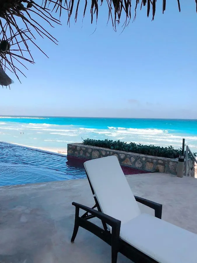 Ocean Front Studio Apartment Cancun