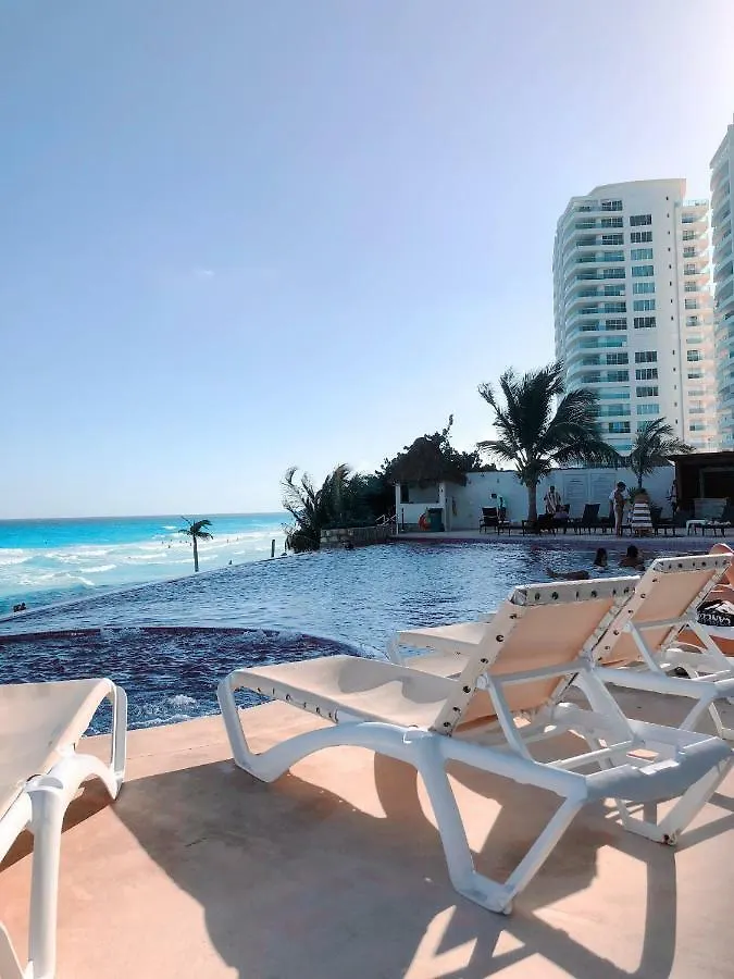 Ocean Front Studio Apartment Cancun