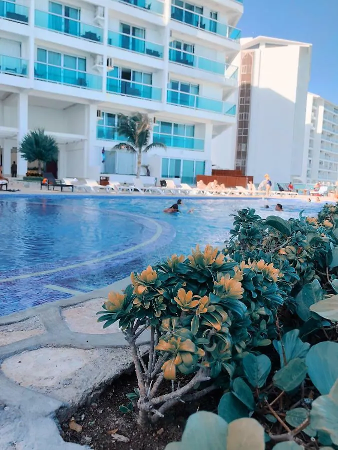 Ocean Front Studio Apartment Cancun